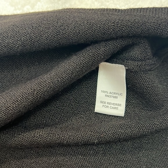 Cato black long sleeve round neck sweater with button accent size medium - Picture 6 of 7